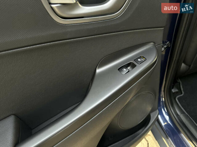 Синий Хендай Kona Electric, объемом двигателя 0 л и пробегом 65 тыс. км за 18500 $, фото 84 на Automoto.ua