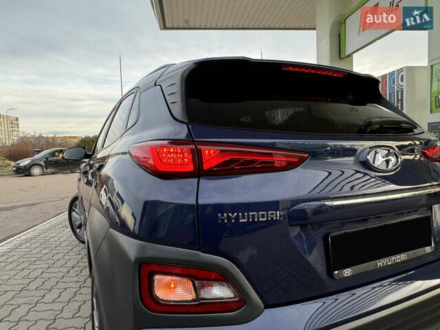 Синий Хендай Kona Electric, объемом двигателя 0 л и пробегом 65 тыс. км за 18500 $, фото 48 на Automoto.ua