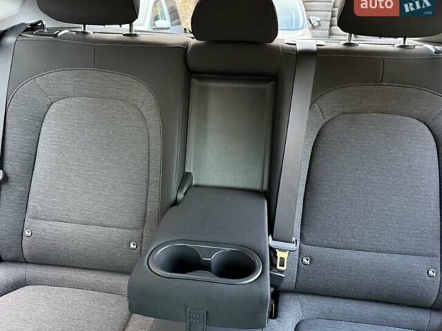 Синій Хендай Kona Electric, об'ємом двигуна 0 л та пробігом 74 тис. км за 16950 $, фото 51 на Automoto.ua