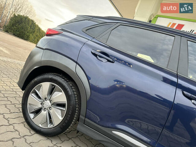 Синий Хендай Kona Electric, объемом двигателя 0 л и пробегом 65 тыс. км за 18500 $, фото 24 на Automoto.ua