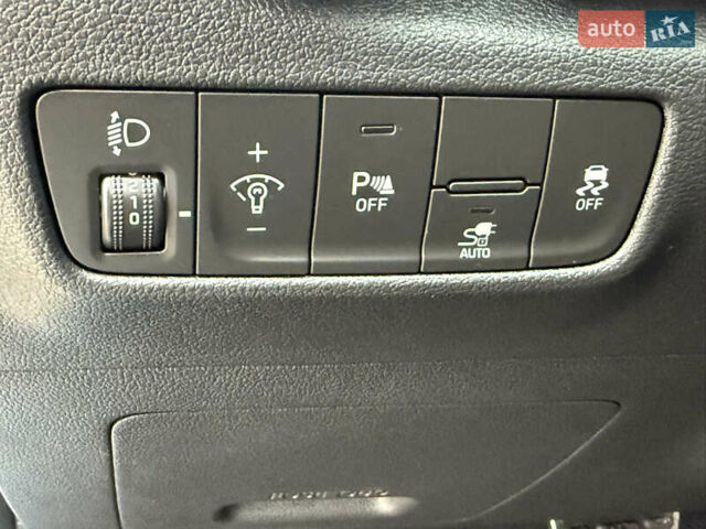 Синий Хендай Kona Electric, объемом двигателя 0 л и пробегом 50 тыс. км за 16500 $, фото 14 на Automoto.ua