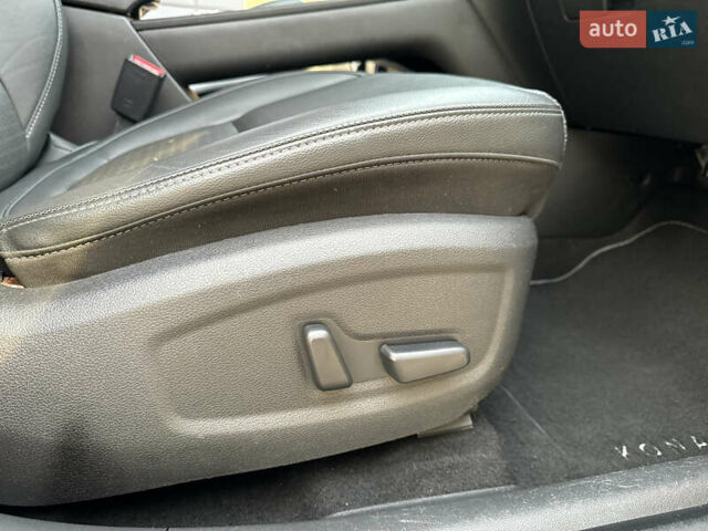 Синий Хендай Kona Electric, объемом двигателя 0 л и пробегом 65 тыс. км за 18500 $, фото 99 на Automoto.ua