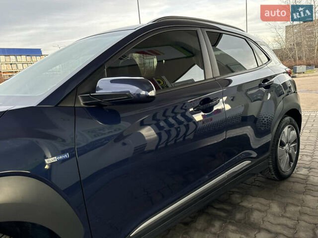 Синий Хендай Kona Electric, объемом двигателя 0 л и пробегом 65 тыс. км за 18500 $, фото 36 на Automoto.ua
