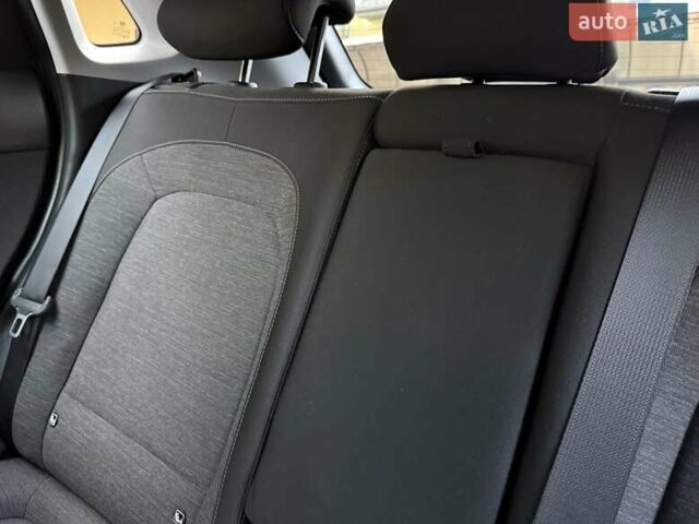 Синій Хендай Kona Electric, об'ємом двигуна 0 л та пробігом 74 тис. км за 16950 $, фото 87 на Automoto.ua