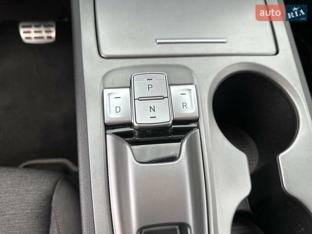 Синий Хендай Kona Electric, объемом двигателя 0 л и пробегом 49 тыс. км за 19950 $, фото 108 на Automoto.ua