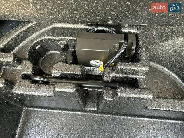 Синий Хендай Kona Electric, объемом двигателя 0 л и пробегом 65 тыс. км за 18500 $, фото 124 на Automoto.ua