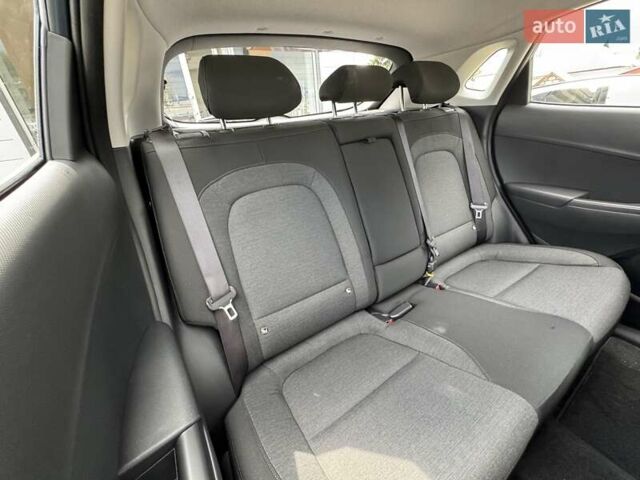Синий Хендай Kona Electric, объемом двигателя 0 л и пробегом 84 тыс. км за 17900 $, фото 29 на Automoto.ua