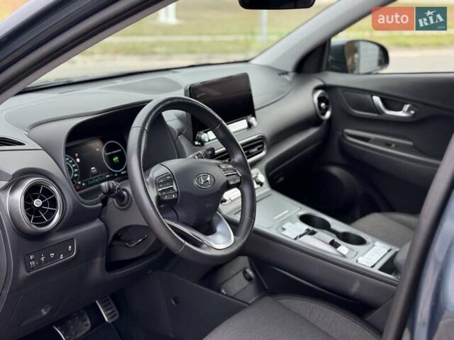 Синий Хендай Kona Electric, объемом двигателя 0 л и пробегом 84 тыс. км за 17900 $, фото 12 на Automoto.ua