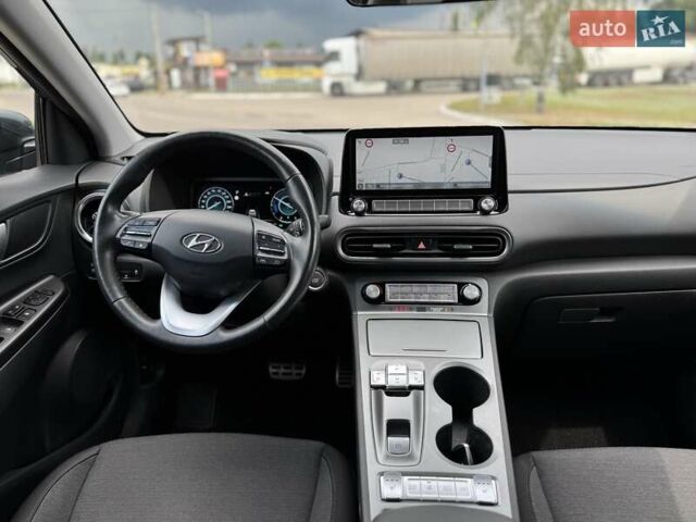 Синий Хендай Kona Electric, объемом двигателя 0 л и пробегом 84 тыс. км за 17900 $, фото 14 на Automoto.ua