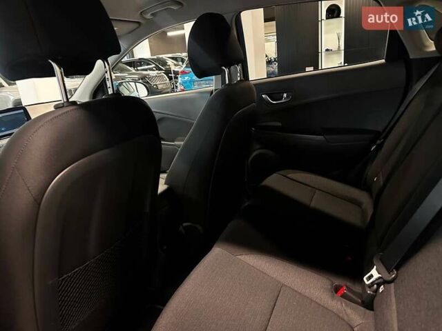 Синий Хендай Kona Electric, объемом двигателя 0 л и пробегом 31 тыс. км за 17700 $, фото 25 на Automoto.ua