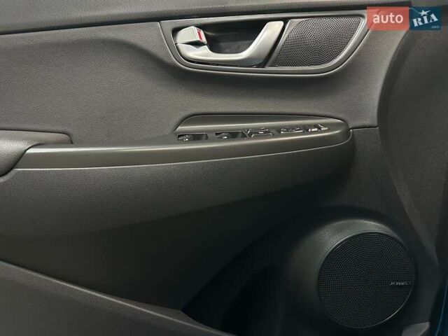 Синій Хендай Kona Electric, об'ємом двигуна 0 л та пробігом 69 тис. км за 22900 $, фото 3 на Automoto.ua