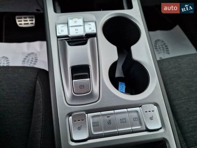 Синий Хендай Kona Electric, объемом двигателя 0 л и пробегом 95 тыс. км за 16600 $, фото 35 на Automoto.ua