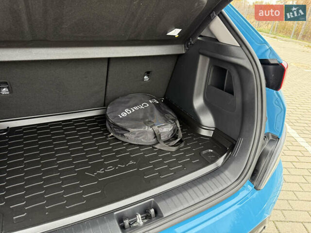 Синий Хендай Kona Electric, объемом двигателя 0 л и пробегом 50 тыс. км за 16500 $, фото 24 на Automoto.ua