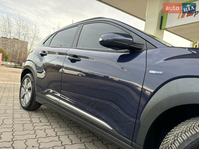 Синий Хендай Kona Electric, объемом двигателя 0 л и пробегом 65 тыс. км за 18500 $, фото 18 на Automoto.ua