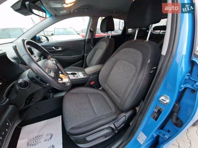 Синий Хендай Kona Electric, объемом двигателя 0 л и пробегом 95 тыс. км за 16600 $, фото 24 на Automoto.ua