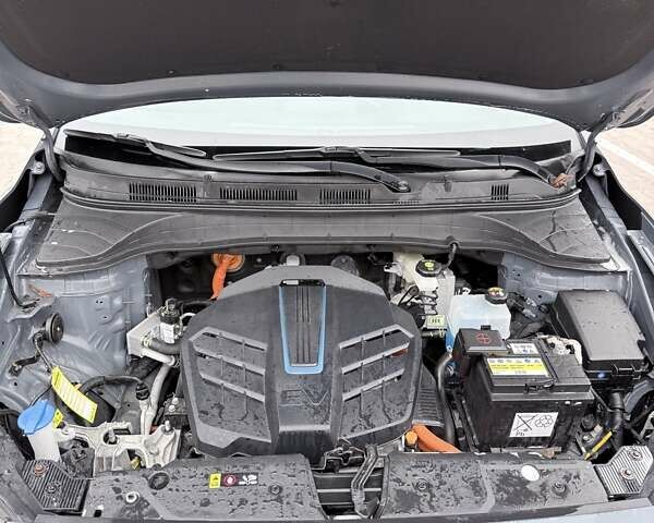 Синий Хендай Kona Electric, объемом двигателя 0 л и пробегом 60 тыс. км за 16300 $, фото 10 на Automoto.ua