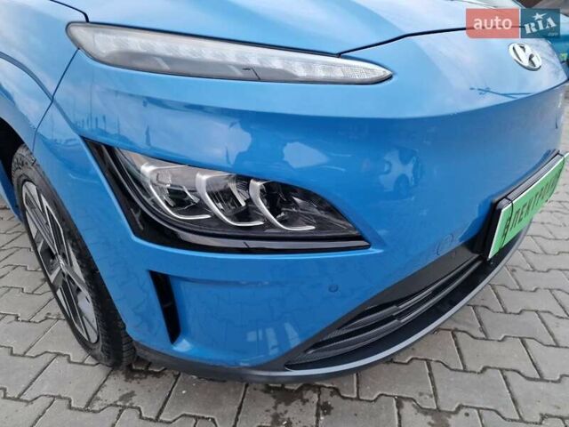 Синий Хендай Kona Electric, объемом двигателя 0 л и пробегом 95 тыс. км за 16600 $, фото 6 на Automoto.ua