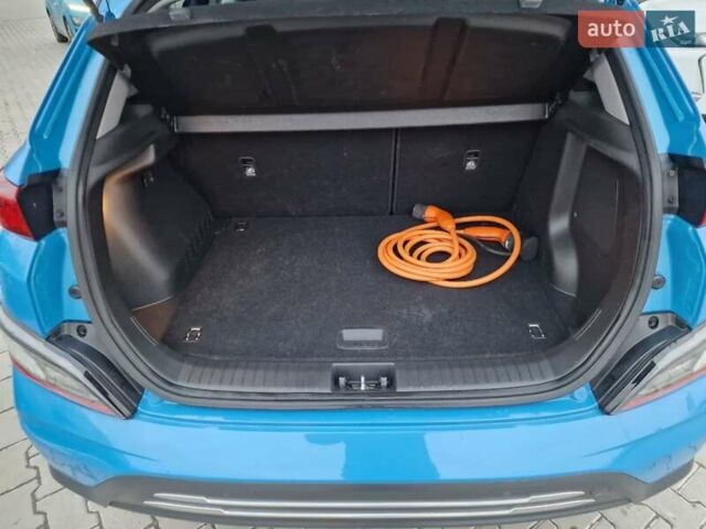 Синий Хендай Kona Electric, объемом двигателя 0 л и пробегом 95 тыс. км за 16600 $, фото 46 на Automoto.ua