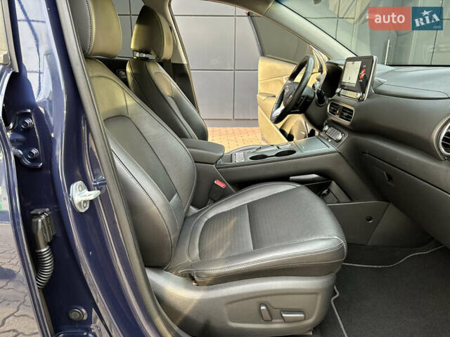 Синий Хендай Kona Electric, объемом двигателя 0 л и пробегом 65 тыс. км за 18500 $, фото 95 на Automoto.ua