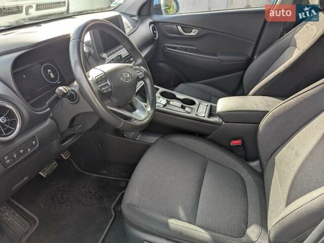 Синий Хендай Kona Electric, объемом двигателя 0 л и пробегом 49 тыс. км за 17333 $, фото 11 на Automoto.ua