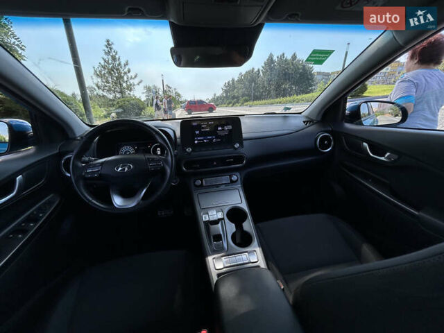 Синій Хендай Kona Electric, об'ємом двигуна 0 л та пробігом 70 тис. км за 16900 $, фото 21 на Automoto.ua