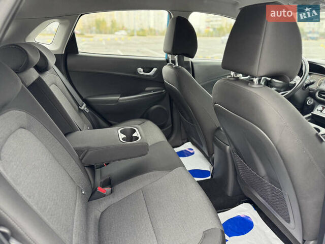 Синий Хендай Kona Electric, объемом двигателя 0 л и пробегом 53 тыс. км за 16700 $, фото 34 на Automoto.ua
