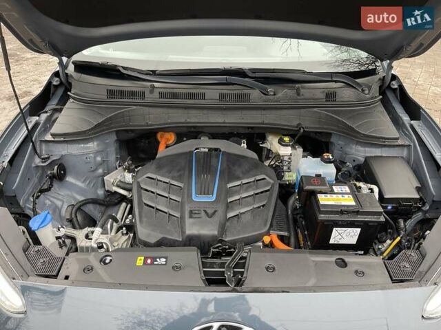 Синий Хендай Kona Electric, объемом двигателя 0 л и пробегом 40 тыс. км за 16800 $, фото 27 на Automoto.ua