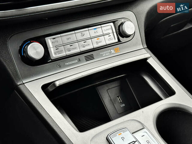 Синій Хендай Kona Electric, об'ємом двигуна 0 л та пробігом 172 тис. км за 17500 $, фото 42 на Automoto.ua