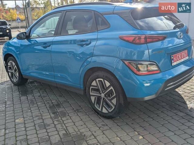 Синий Хендай Kona Electric, объемом двигателя 0 л и пробегом 49 тыс. км за 17333 $, фото 3 на Automoto.ua