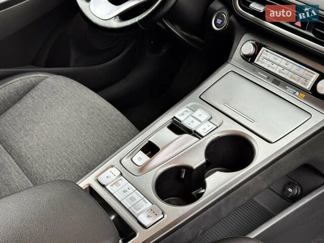 Синій Хендай Kona Electric, об'ємом двигуна 0 л та пробігом 172 тис. км за 17500 $, фото 33 на Automoto.ua