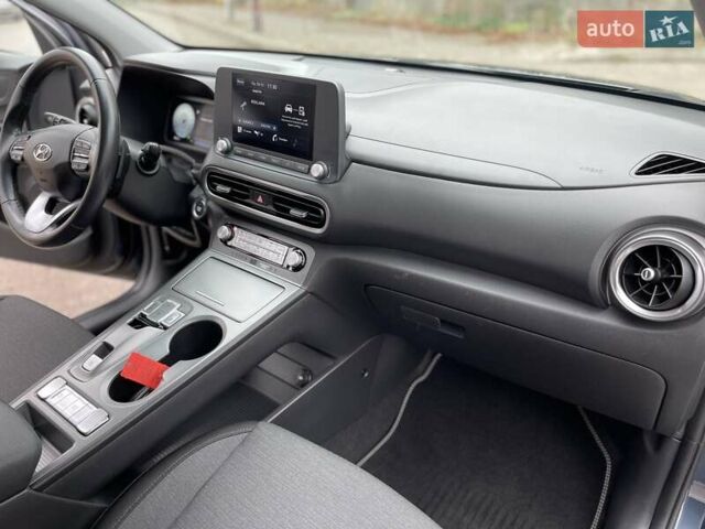 Синий Хендай Kona Electric, объемом двигателя 0 л и пробегом 40 тыс. км за 16800 $, фото 59 на Automoto.ua