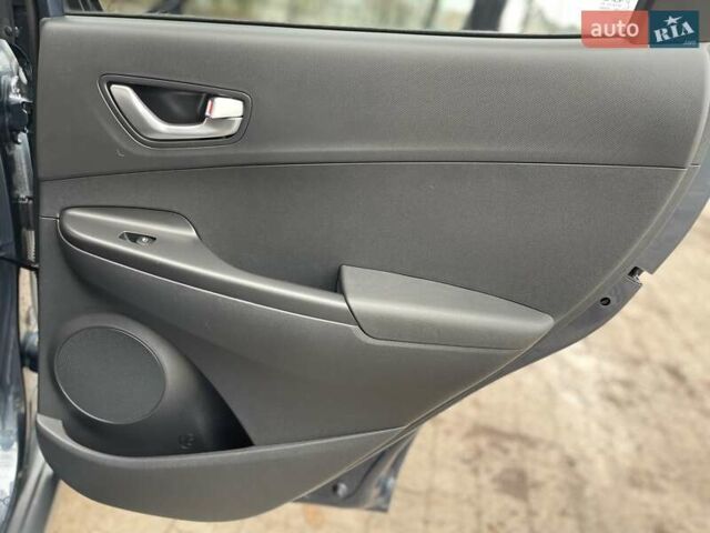 Синий Хендай Kona Electric, объемом двигателя 0 л и пробегом 40 тыс. км за 16800 $, фото 42 на Automoto.ua