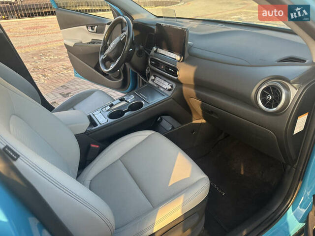 Синий Хендай Kona Electric, объемом двигателя 0 л и пробегом 28 тыс. км за 22990 $, фото 11 на Automoto.ua