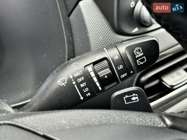 Синій Хендай Kona Electric, об'ємом двигуна 0 л та пробігом 172 тис. км за 17500 $, фото 39 на Automoto.ua