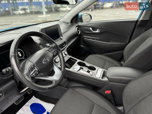 Синий Хендай Kona Electric, объемом двигателя 0 л и пробегом 53 тыс. км за 16700 $, фото 22 на Automoto.ua