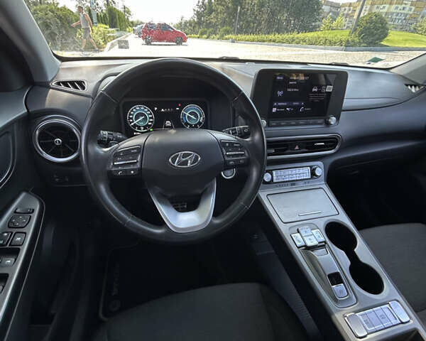 Синій Хендай Kona Electric, об'ємом двигуна 0 л та пробігом 70 тис. км за 16900 $, фото 26 на Automoto.ua