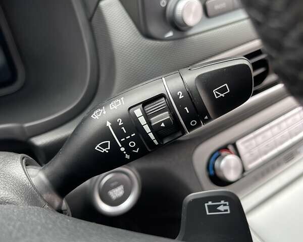 Синий Хендай Kona Electric, объемом двигателя 0 л и пробегом 40 тыс. км за 16800 $, фото 48 на Automoto.ua