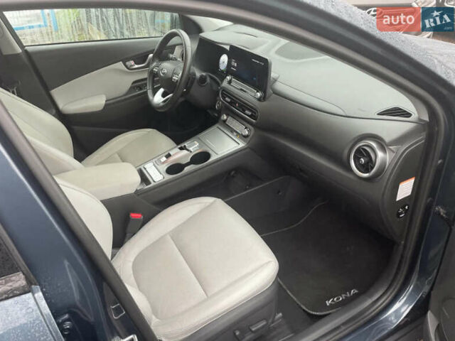 Синий Хендай Kona Electric, объемом двигателя 0 л и пробегом 30 тыс. км за 5000 $, фото 6 на Automoto.ua