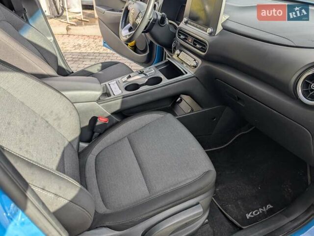 Синий Хендай Kona Electric, объемом двигателя 0 л и пробегом 49 тыс. км за 17333 $, фото 19 на Automoto.ua