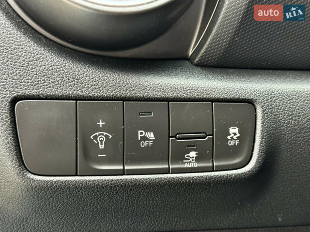 Синій Хендай Kona Electric, об'ємом двигуна 0 л та пробігом 172 тис. км за 17500 $, фото 23 на Automoto.ua