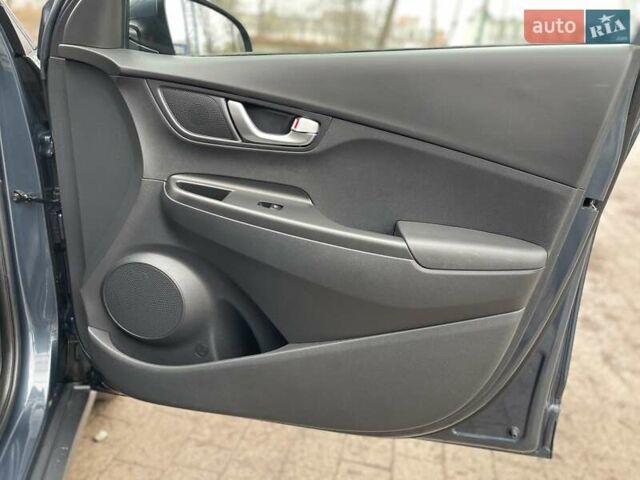 Синий Хендай Kona Electric, объемом двигателя 0 л и пробегом 40 тыс. км за 16800 $, фото 43 на Automoto.ua