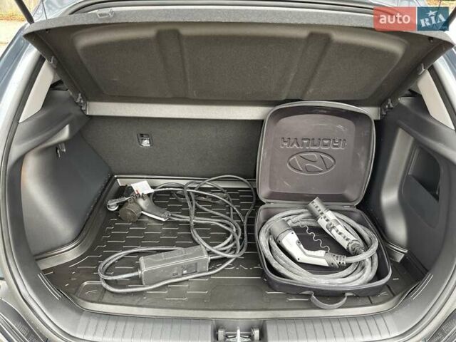 Синий Хендай Kona Electric, объемом двигателя 0 л и пробегом 40 тыс. км за 16800 $, фото 32 на Automoto.ua