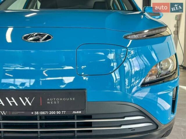 Синий Хендай Kona Electric, объемом двигателя 0 л и пробегом 43 тыс. км за 16100 $, фото 3 на Automoto.ua