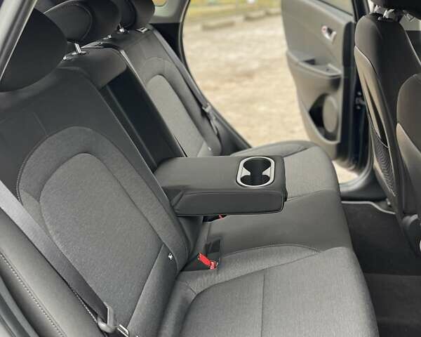 Синий Хендай Kona Electric, объемом двигателя 0 л и пробегом 40 тыс. км за 16800 $, фото 55 на Automoto.ua