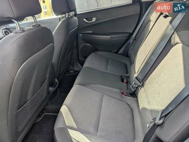 Синий Хендай Kona Electric, объемом двигателя 0 л и пробегом 49 тыс. км за 17333 $, фото 13 на Automoto.ua