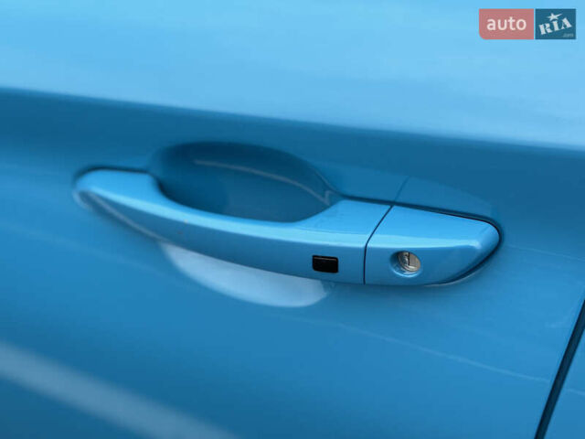Синий Хендай Kona Electric, объемом двигателя 0 л и пробегом 53 тыс. км за 16700 $, фото 17 на Automoto.ua