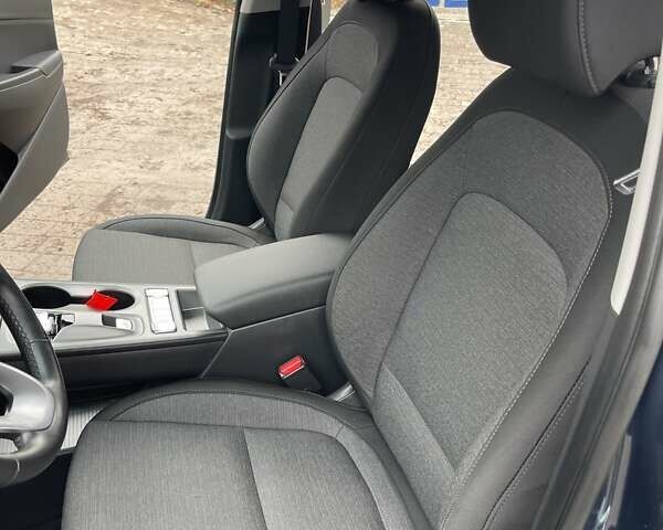 Синий Хендай Kona Electric, объемом двигателя 0 л и пробегом 40 тыс. км за 16800 $, фото 37 на Automoto.ua