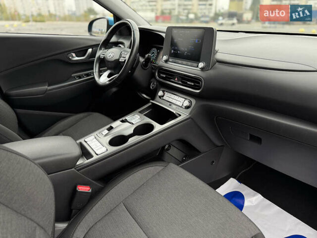 Синий Хендай Kona Electric, объемом двигателя 0 л и пробегом 53 тыс. км за 16700 $, фото 1 на Automoto.ua