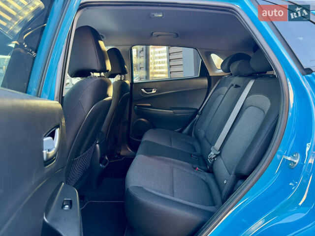 Синий Хендай Kona Electric, объемом двигателя 0 л и пробегом 89 тыс. км за 16999 $, фото 32 на Automoto.ua