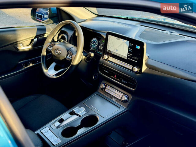 Синий Хендай Kona Electric, объемом двигателя 0 л и пробегом 89 тыс. км за 16999 $, фото 1 на Automoto.ua